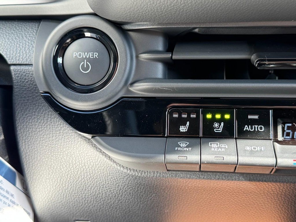 2025 Toyota Toyota Crown Signia XLE