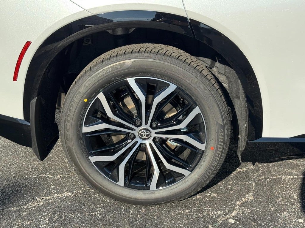 2025 Toyota Toyota Crown Signia XLE