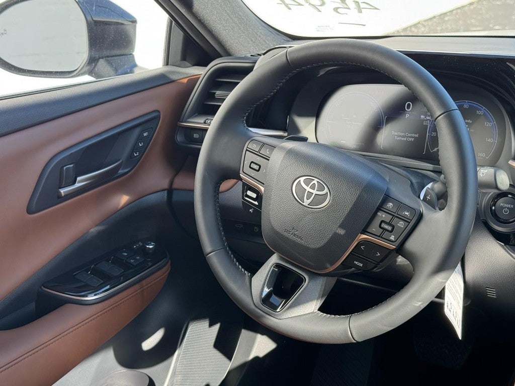 2025 Toyota Toyota Crown Signia XLE