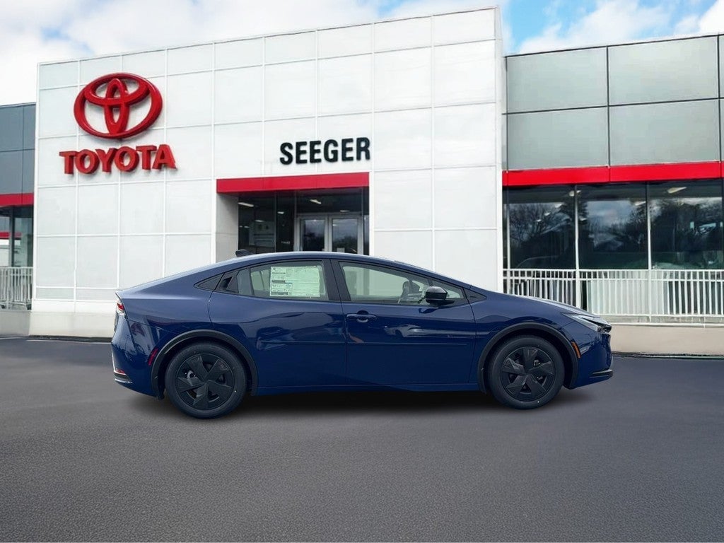 2026 Toyota Prius LE (Natl)